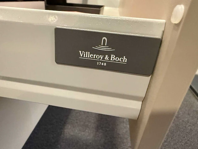 Villeroy & boch - badmeubelset - afbeelding 9 van  11