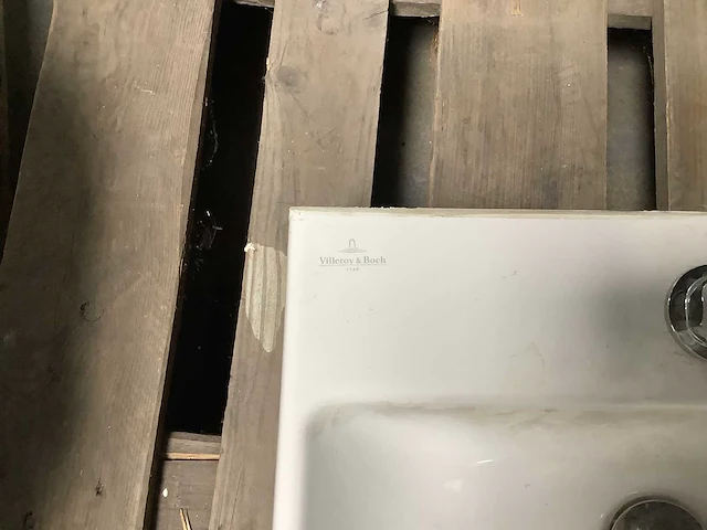 Villeroy & boch - wastafel met kraan - afbeelding 3 van  5