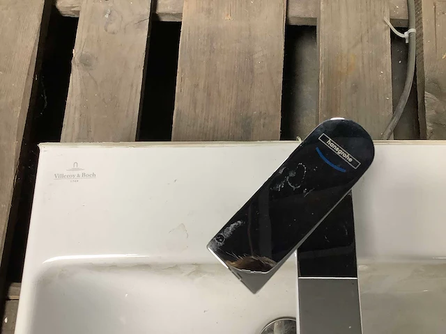 Villeroy & boch - wastafel met kraan - afbeelding 4 van  5