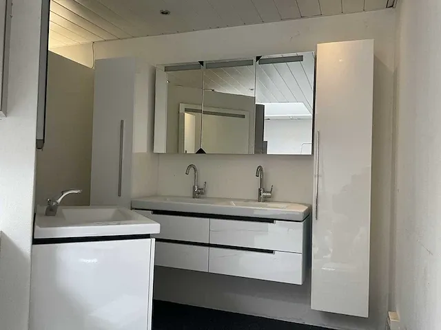 Villeroy& boch badkamermeubelset - afbeelding 1 van  13