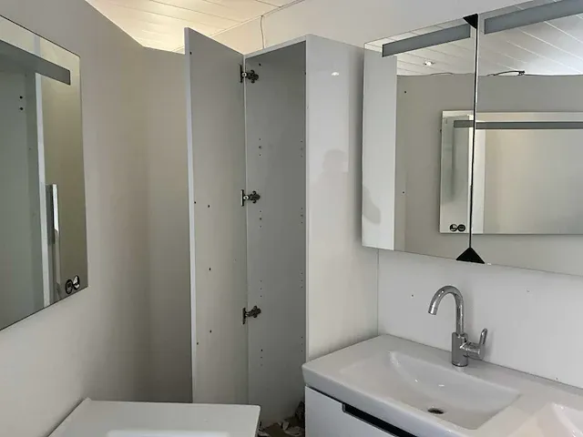 Villeroy& boch badkamermeubelset - afbeelding 13 van  13