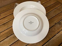 Villeroy & boch mokken en wedgwood borden - afbeelding 2 van  18