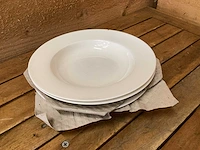 Villeroy & boch mokken en wedgwood borden - afbeelding 3 van  18
