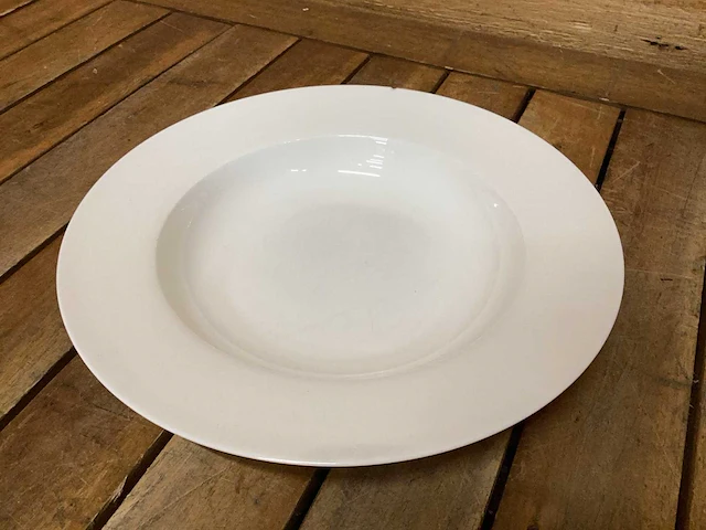 Villeroy & boch mokken en wedgwood borden - afbeelding 4 van  18