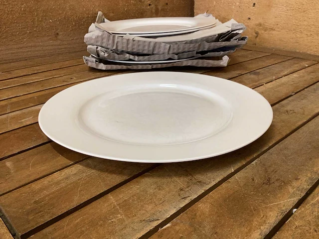Villeroy & boch mokken en wedgwood borden - afbeelding 7 van  18
