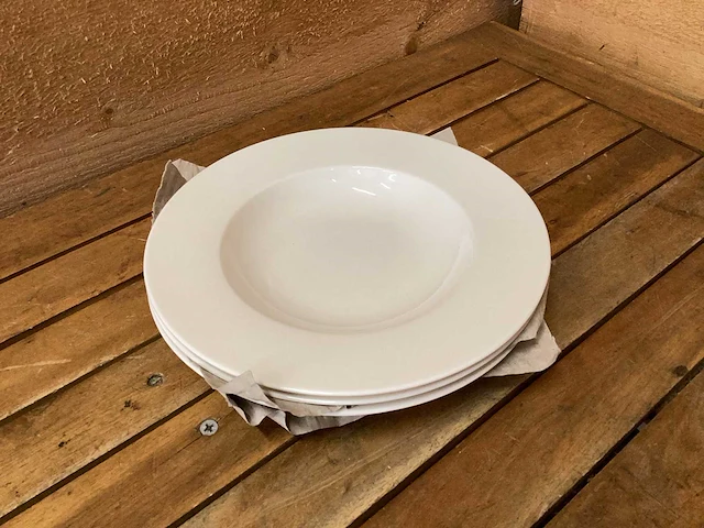 Villeroy & boch mokken en wedgwood borden - afbeelding 18 van  18