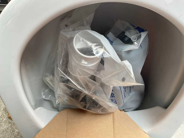 Villeroy & boch viclean toilet met afstandsbediening ceramic+ - afbeelding 5 van  9