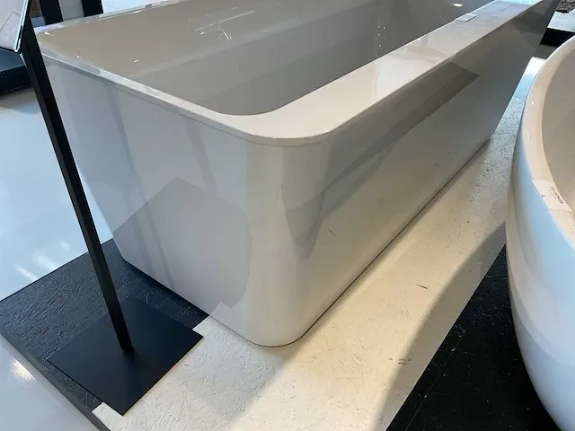 Villeroy&boch squadro edge vrijstaande bad - afbeelding 7 van  8