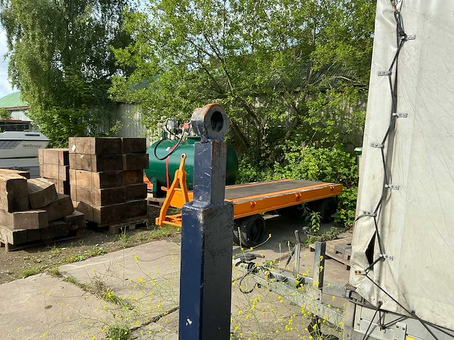 Vink lisse zware lastwagen - afbeelding 5 van  5