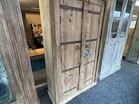 Vintage 2-deurs kast, 111x43x185 cm - afbeelding 1 van  4