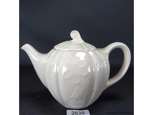 Vintage aardewerk theepot - afbeelding 1 van  5