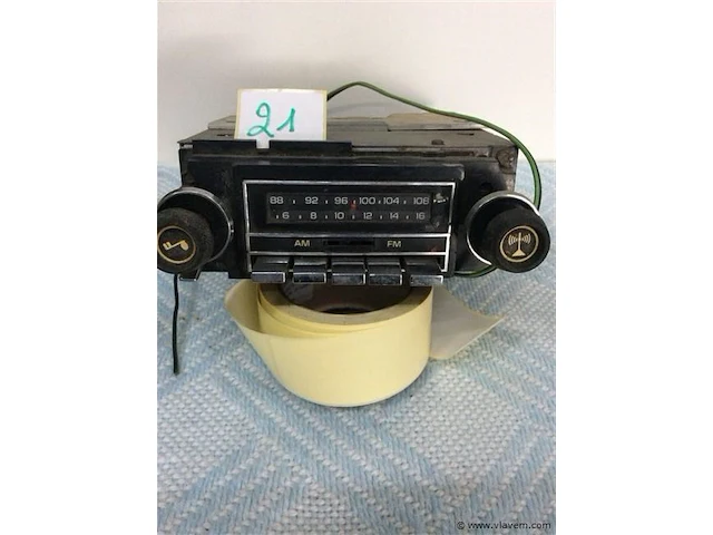 Vintage autoradio - afbeelding 1 van  1