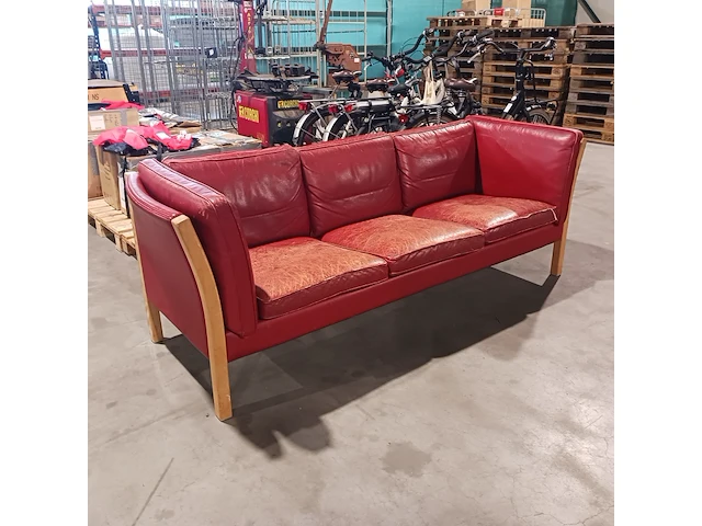 Vintage bank, rood - afbeelding 1 van  13