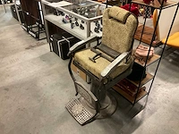 Vintage barberstoel - afbeelding 2 van  5