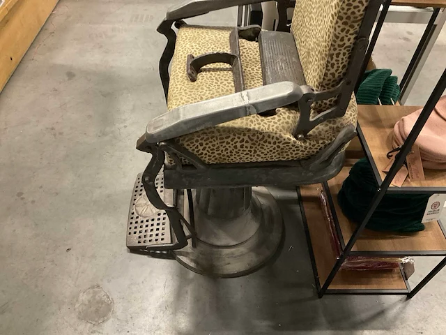 Vintage barberstoel - afbeelding 3 van  5