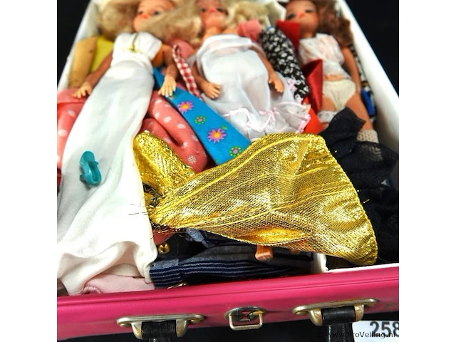 Vintage barbie sindy poppen in koffer - afbeelding 4 van  5
