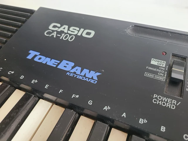 Vintage casio ca-100 keyboard + standaard – tonebank synthesizer met 100 klanken casio - afbeelding 2 van  7