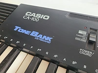 Vintage casio ca-100 keyboard + standaard – tonebank synthesizer met 100 klanken casio - afbeelding 2 van  7