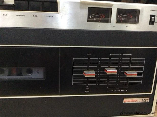 Vintage cassettedeck met boxen - afbeelding 2 van  5
