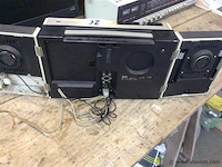 Vintage cassettedeck met boxen - afbeelding 3 van  5
