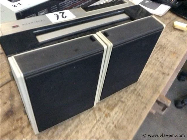 Vintage cassettedeck met boxen - afbeelding 5 van  5