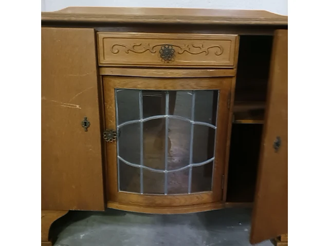 Vintage dressoir met 2 deuren, lade en een glasdeur in lood - afbeelding 4 van  17