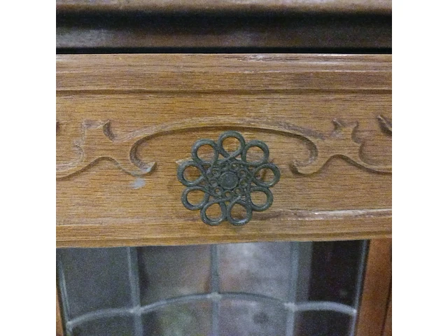 Vintage dressoir met 2 deuren, lade en een glasdeur in lood - afbeelding 6 van  17