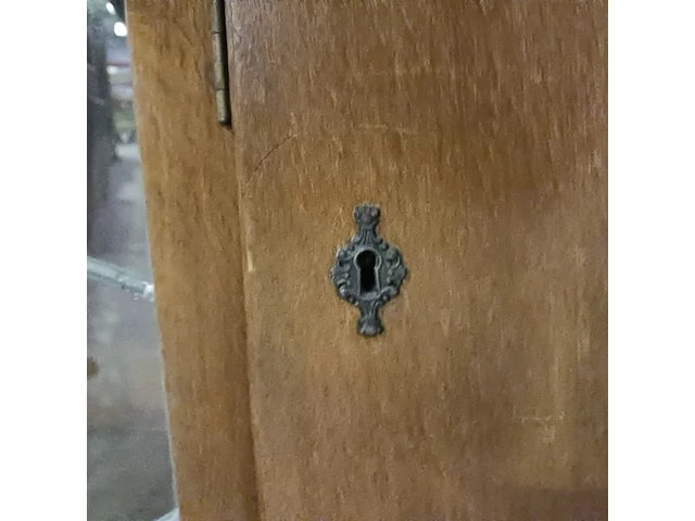 Vintage dressoir met 2 deuren, lade en een glasdeur in lood - afbeelding 17 van  17