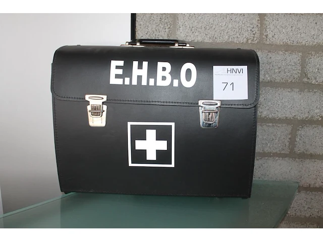 Vintage ehbo-koffer met vijf laden en inhoud. afmeting 45 x 17 x 34 cm - afbeelding 1 van  3