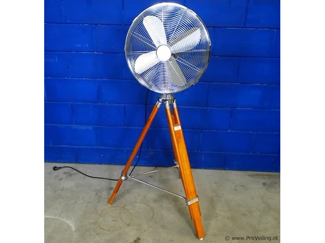 Vintage emerio ventilator op houten tripod - afbeelding 1 van  5