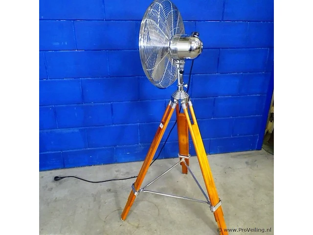 Vintage emerio ventilator op houten tripod - afbeelding 4 van  5