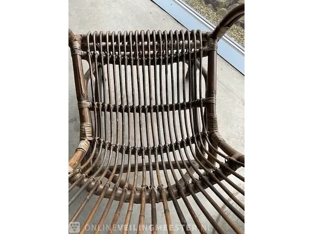 Vintage fauteuil met kussen - afbeelding 4 van  4