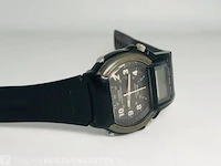 Vintage horloge - casio illuminator - lcd - afbeelding 2 van  4