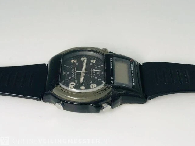 Vintage horloge - casio illuminator - lcd - afbeelding 4 van  4