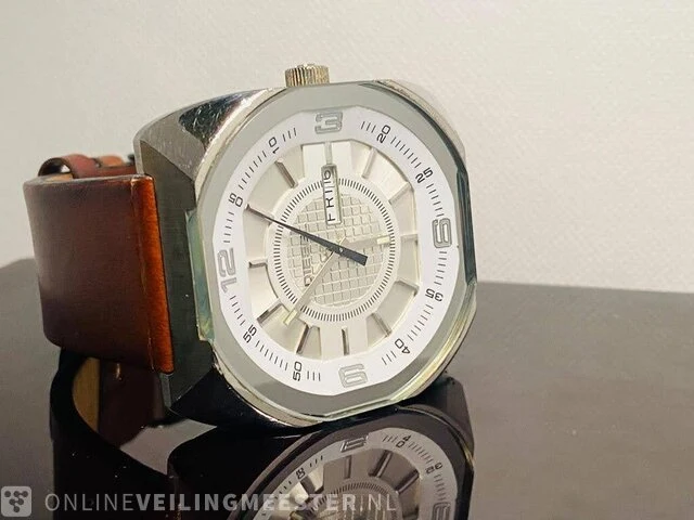 Vintage horloge - diesel - 3d wijzerplaat - afbeelding 2 van  5