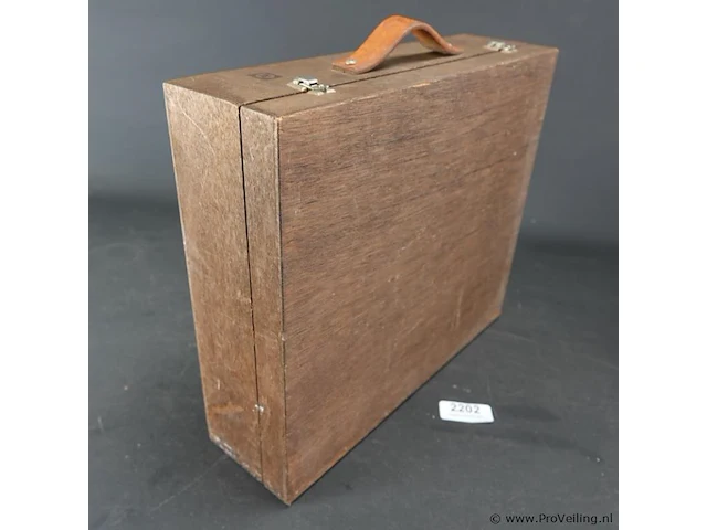Vintage houten vleesplank en bestek in houten kist - afbeelding 5 van  5