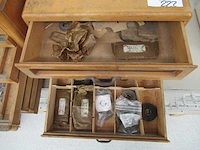 Vintage kast met ruglood en breukwielen (2x) - afbeelding 3 van  6