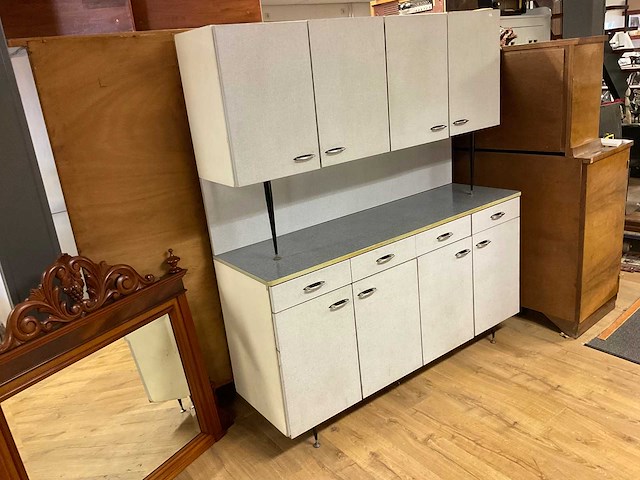 Vintage keukenkast - afbeelding 1 van  2