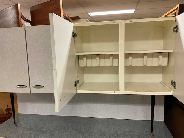 Vintage keukenkast - afbeelding 2 van  2