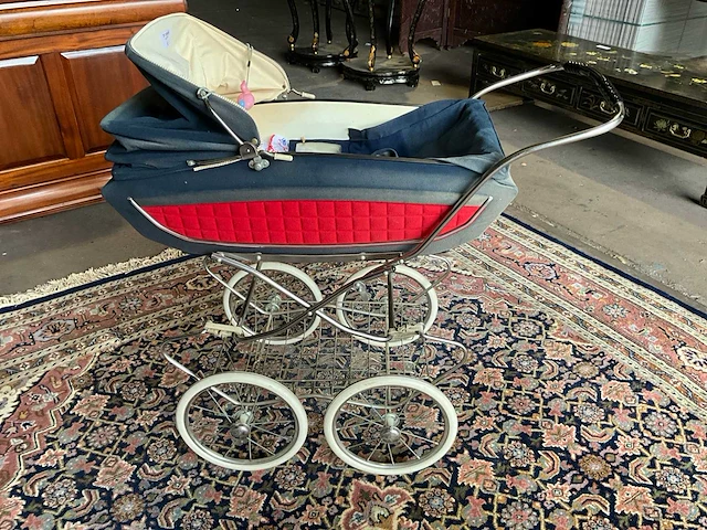 Vintage kinderwagen - afbeelding 3 van  7