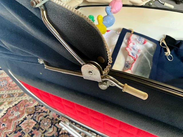 Vintage kinderwagen - afbeelding 5 van  7