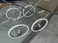 Vintage kinderwagen - afbeelding 6 van  6