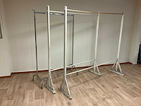Vintage kledingrekken - afbeelding 1 van  2
