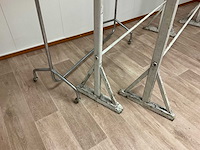 Vintage kledingrekken - afbeelding 2 van  2