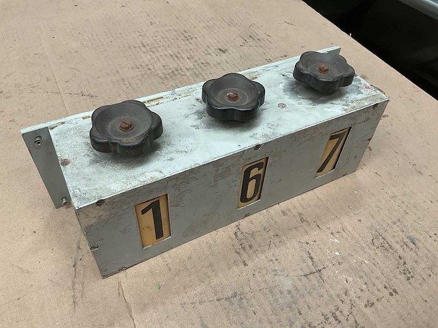 Vintage marine bulkhead cop box - afbeelding 1 van  4
