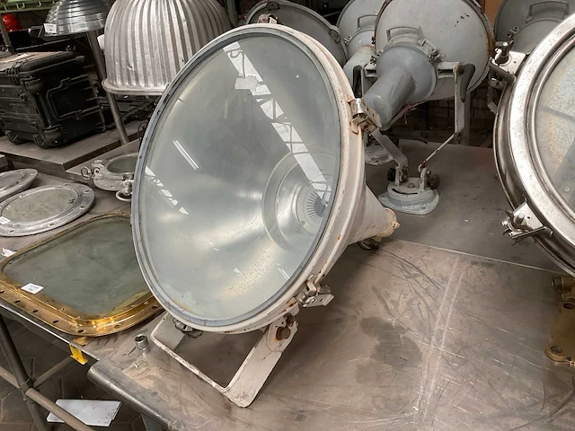 Vintage marine flood light - afbeelding 1 van  7