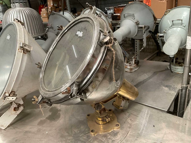 Vintage marine flood light - afbeelding 1 van  4