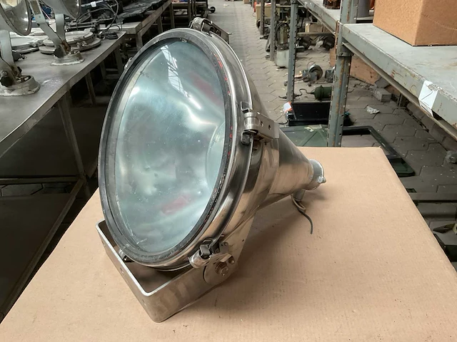 Vintage marine flood light - afbeelding 1 van  5