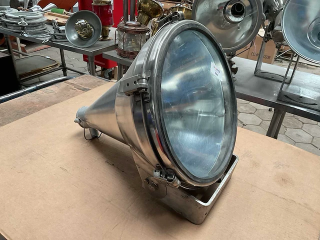 Vintage marine flood light - afbeelding 1 van  4
