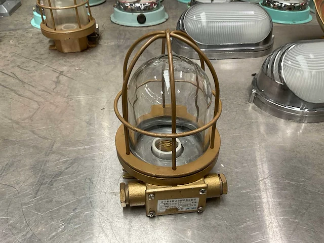 Vintage marine lamp - afbeelding 3 van  4
